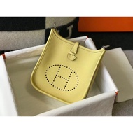 Hermes {Chick Yellow}.Machine Sewing 18cm
Own Shoulder Strap+togo Cowhide+Simple Style.