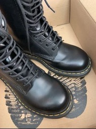 Dr Martens 14孔