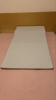 斜坡摺疊床褥墊