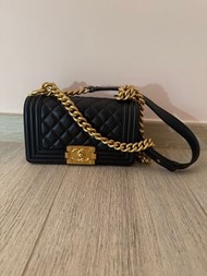 Chanel Boy 20 黑金 (小牛皮，晶片-可陪驗）