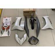 YAMAHA LC135 FI V8 BODY COVER SET WITH STICKER WHITE YAMAHA (BDK-F0000-00-P5)