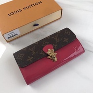 Louis Vuitton, LV New Style Ready Stock Wallet, The Special Place of This Wallet Is the Buckle Like 