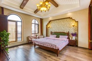 Gaizhou Big Flower Cat Hot Spring Villa