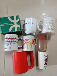 早期日本制造無比膏膠柸..1984年早晨麥當勞M記柸..1980年代左右德華超級市場柸..1985年代左右香港地鐵港鐵路線圖柸連紙盒..1980年代左右早期恆基兆業地產杯..請自行出價錢..