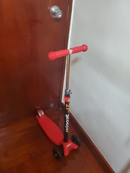 Scooter 滑板車 轆會閃燈