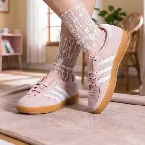 Adidas IH5484 Ladies Retro Casual Trainers Pink White Three Stripes Suede Leather Gum Sole Lightweig