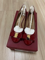 Salvatore Ferragamo 紅色漆皮鞋