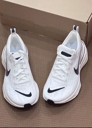 Nike Invincible 3 白色