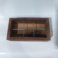 Chicken feeder/lovebird feeder/anti-stress chicken feeder/bent parrot feeder