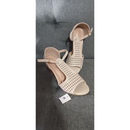heels beige color