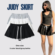 Stylebabayaga รุ่น judy skirt กระโปรงผ้าวอมหนาอัดกลีบรอบตัว  ดีเทลแต่งปลายเป็นลูกไม้เล็กสีขาวเพิ่มคว