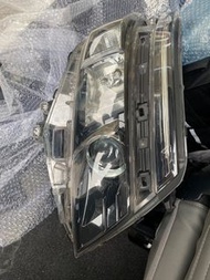 voxy80前期右頭燈一只