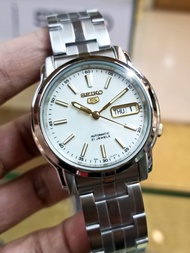 SEIKO 5 Automatic รุ่น SNKL77K1 นาฬิกาข้อมือผู้ชาย สีเงินเข็มทอง - มั่นใจสินค้าของแท้ รับประกันศูนย์ ไซโก้ไทย 1 ปี