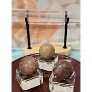 Jua 44 Natural A Thousand Layers phantom crystal ball + base Rm 26