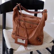 balenciaga 焦糖色hobo機車單肩包