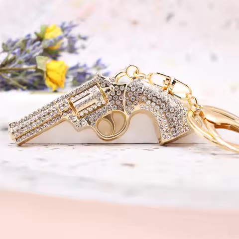 Creative Crystal Pistol Keychain Rhinestone Desert Eagle Pistol Metal Pendant Keyring Car Backpack K