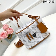 Guess new arrival classic portable mini cosmetic bag