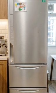 面交私讓變頻雪櫃自動製冰嘅立牌Hitachi inverter refrigerator