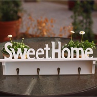 Kệ Trang Trí Treo Tường Có 4 Móc Treo chữ SWEETHOME Decor Nhà Cửa Phòng Làm Việc Để Đồ Treo Móc Khóa