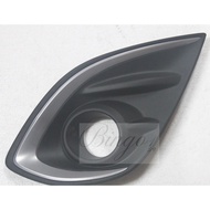 ORIGINAL MAZDA 2 HATCHBACK 2010 FOG LAMP / SPORT LIGHT COVER