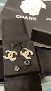🈹 Chanel 耳環 classic logo 全新經典款難求