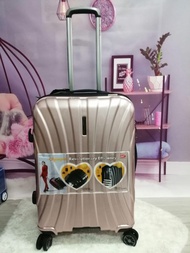 美國Olympia 24 吋可擴展玫瑰金色行李箱 Olympia 24 inch expandable luggage 63×42×26 cm