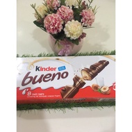 Kinder bueno milk and hazelnuts