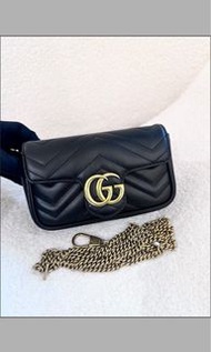 全新GUCCI  supermini Marmont 金色復古雙G徽標配鑰匙圈 V型紡縫皮革牛皮 單肩 斜孭袋 mini迷你  黑色476433-DSVRT-1000