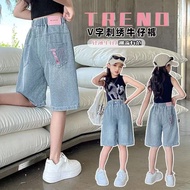Little girl in shorts Girls' denim shorts short pants baby girl girl shorts pants 3 4 pants for kids