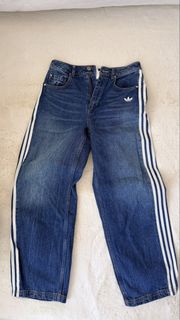 adidas 新款闊牛仔褲