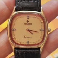 นาฬิกามือสอง Vintage Rado Elegance 1970 จาก Swiss ระบบไขลาน เดินดี เวลาดี เรียบแอบหรู ใส่ได้ทั้งชายหญิง ตัวเรือนทองยังสวย กระจกสวยใส มีรอยจากการใช้งานบ้าง สายใหม่หนังจระเข้แท้ นานๆจะเจอสภาพสวยๆสักที