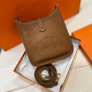 *SHIHNA名牌精品* Hermes mini evelyne 金棕色 金扣 Z刻