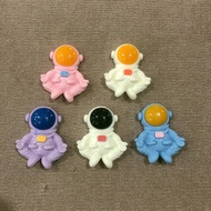 LARGE ASTROLOGY CHARM DECORATE SANDALS (INCLUDED BUTTON)