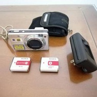 【魅客】SONY 數位相機 DSC-W170，附原廠電池2顆、副廠變壓充電器，品項如圖