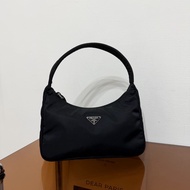#極新 Prada 2000 hobo 尼龍手提包