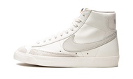 Nike mens Blazer Mid 77