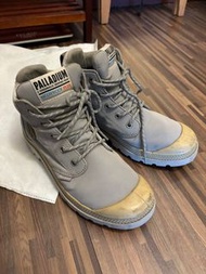 Palladium 灰色防水靴