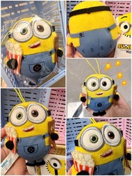 日本SEGA正版 小黃人限定Bob 🧸一手攬小熊 一手攬爆谷🍿公仔掛件10cm 小小兵 日本環球影城授權款 主題限定品 爆米花BOB 神偷奶爸 壞蛋掌門人 迷你兵團 Minions ミニオン ボブ マ