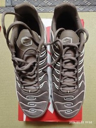 Nike Air Max Plus TN 棕色運動鞋