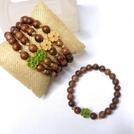 Agarwood bracelet mixed with 4-leaf clover
