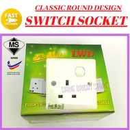 LWD 13A Switched Socket Outlet / LWD 13A suis socket