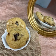 SOFT COOKIES Almond Chocolate Chunk Cookies