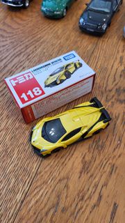 Tomica Premium Lamborghini Veneno