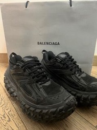 Balenciaga defender鞋