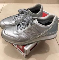 New Balance 996