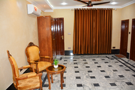 อพาร์ตเมนต์ 1 ห้องนอน 1 ห้องน้ำส่วนตัว ขนาด 500 ตร.ม. – ไสดูชารีฟ (Khyber Guest House & Restaurant S