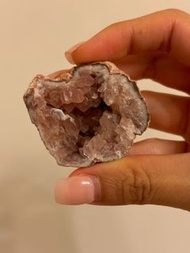 阿根廷迷你粉晶洞《Pink Amethyst from Patagonia, Argentina》