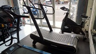 Alat Fitness Treadmill Manual CURVE Komersil Gym dan Rumahan