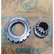 Honda C100/C102/C105 Clutch Centre + Drive Gear Set (15T) Part No.22121-001-090 (4 spring model)