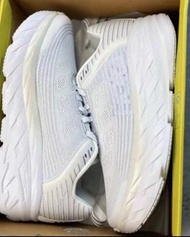 👟全新正貨👟HOKA ONE ONE Bondi6 低幫跑步鞋 白色